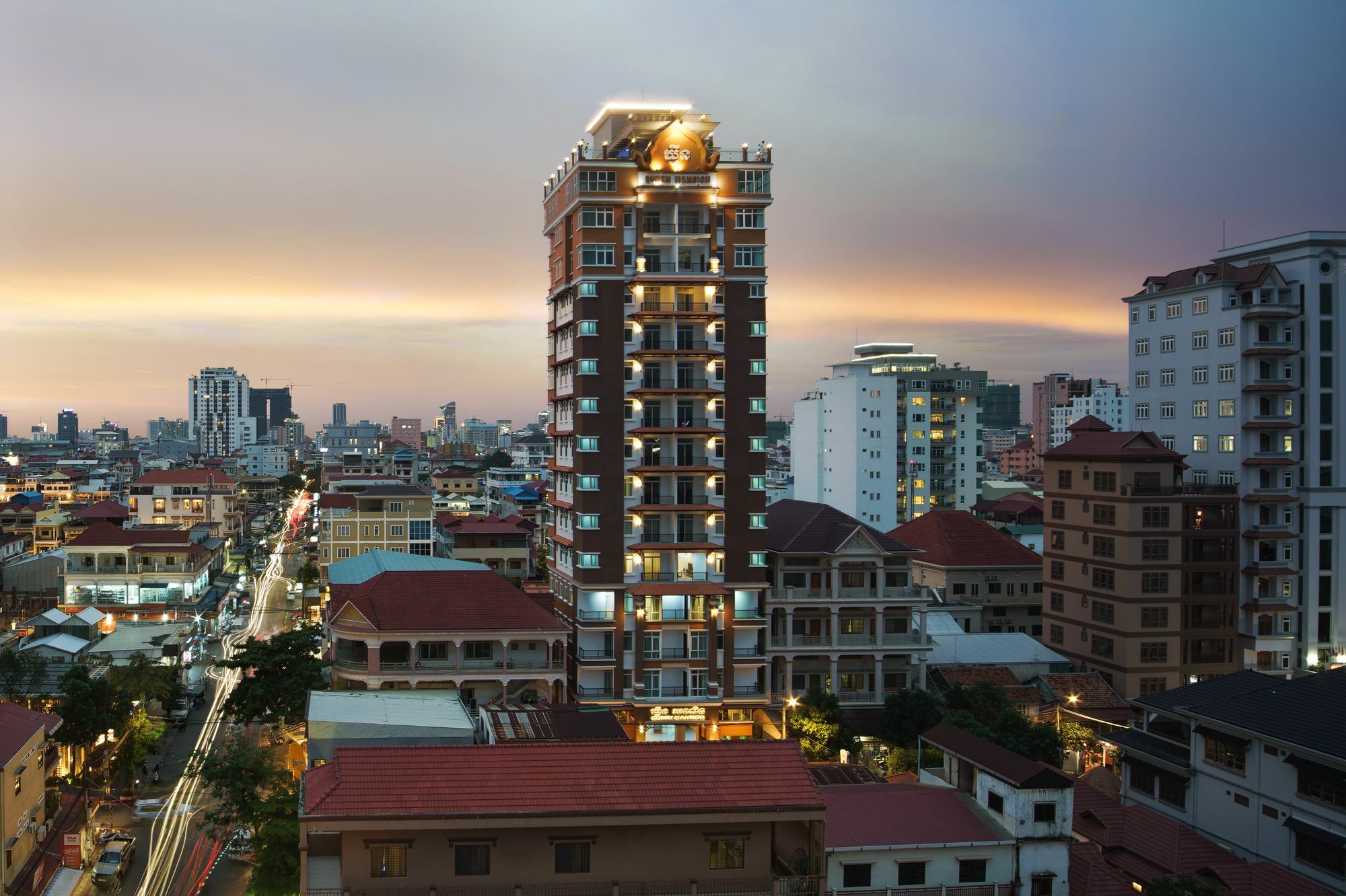 Queen Mansion Phnom Penh Exteriör bild